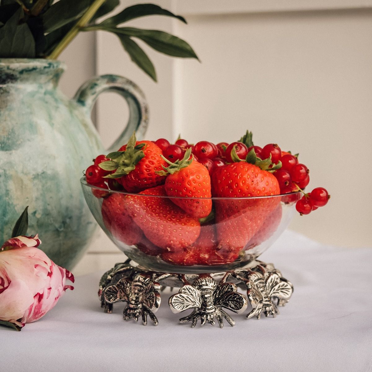 Small Bee Stand and Glass Bowl Silver