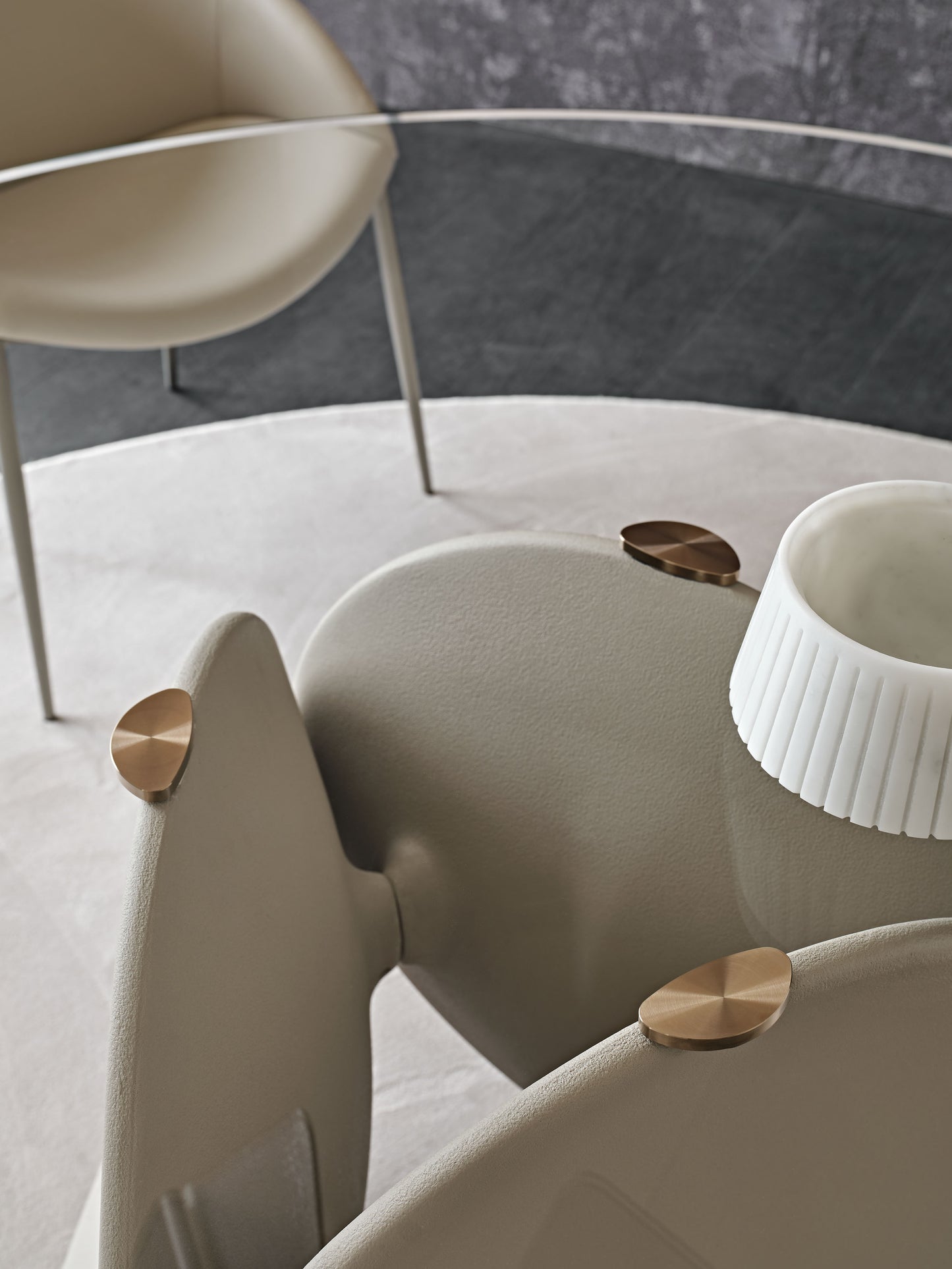 Maxim | Table
