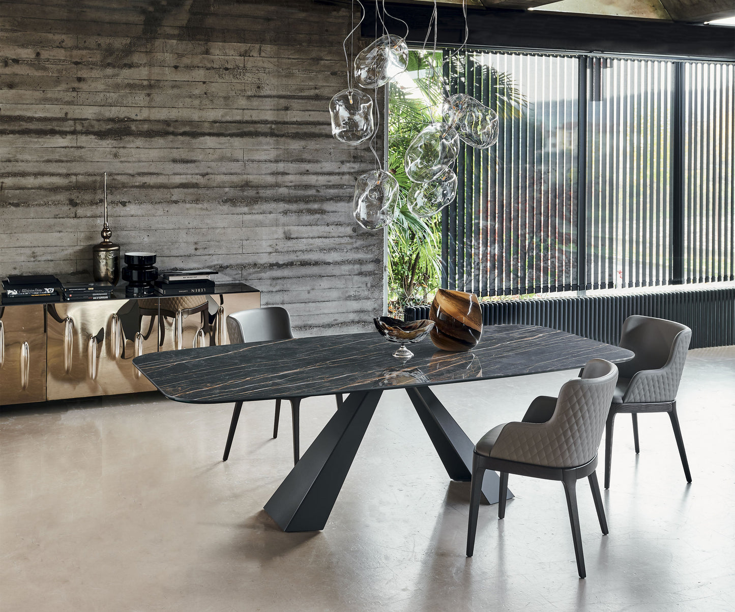 Eliot Keramik Shaped Edge | Large Base