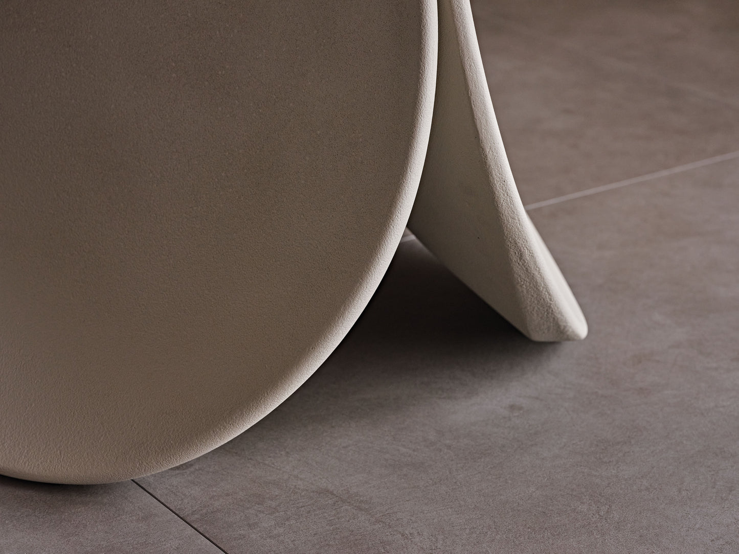 Maxim | Table