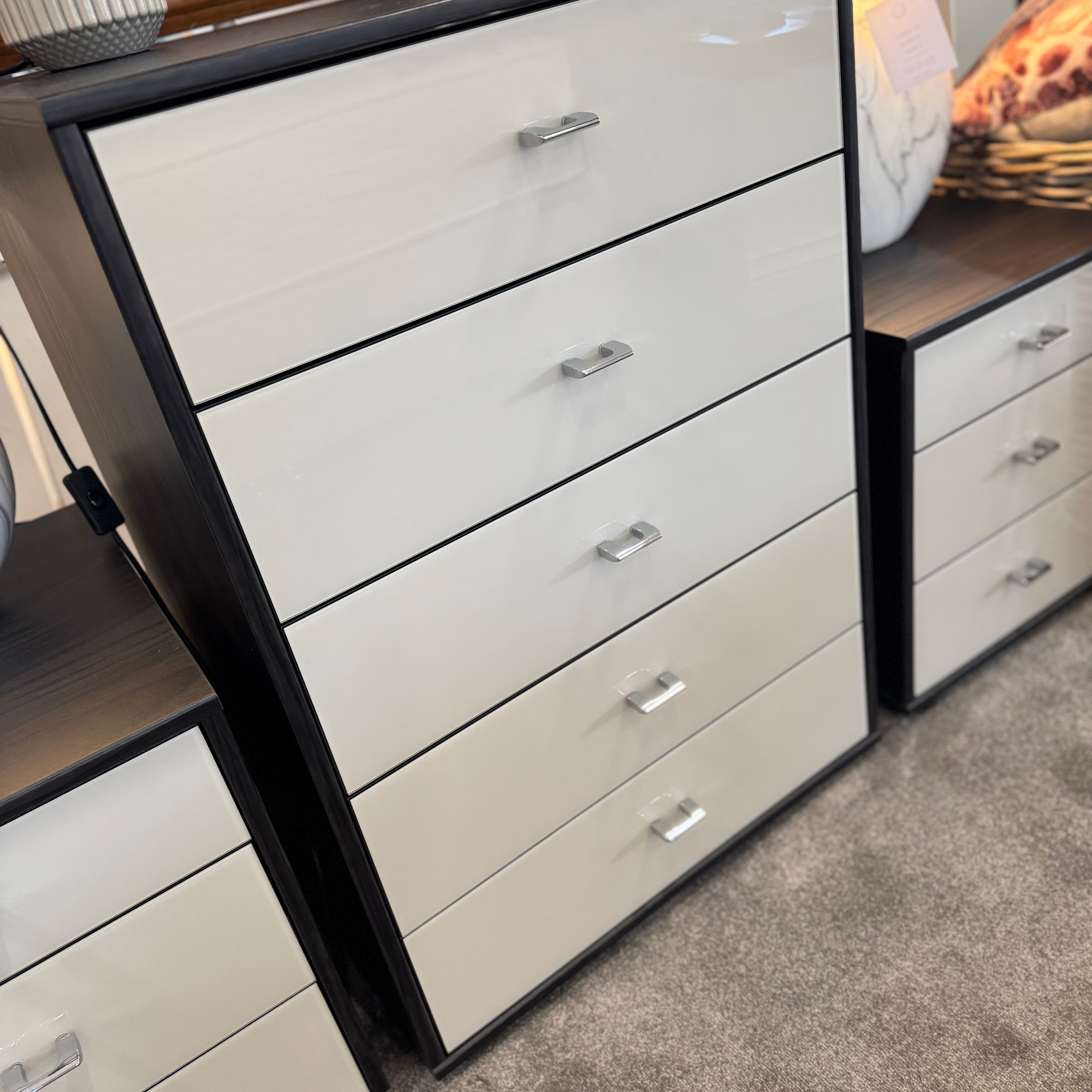 Manhattan 5 Drawer Chest | Clearance
