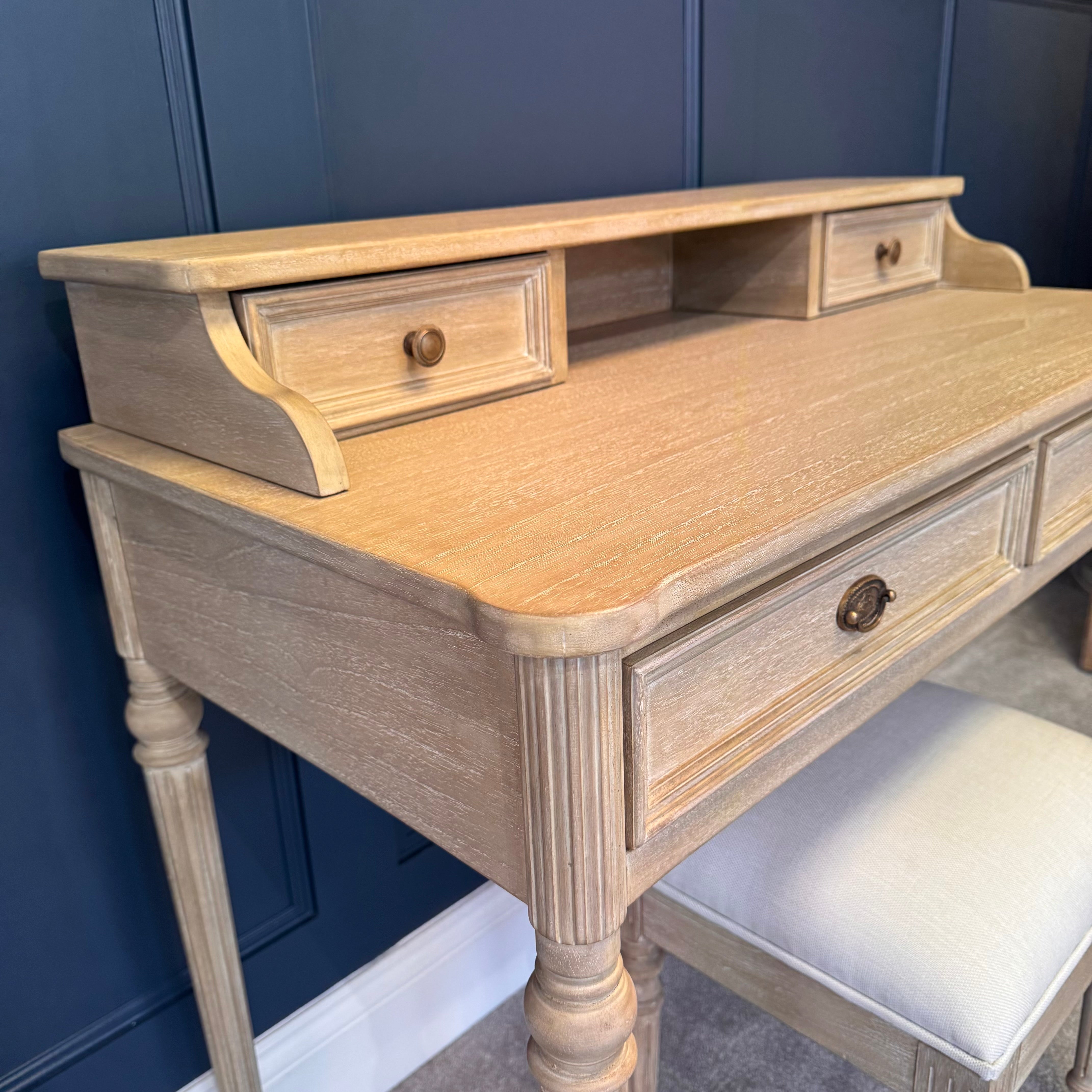 Wynnie | Dressing Table & Stool