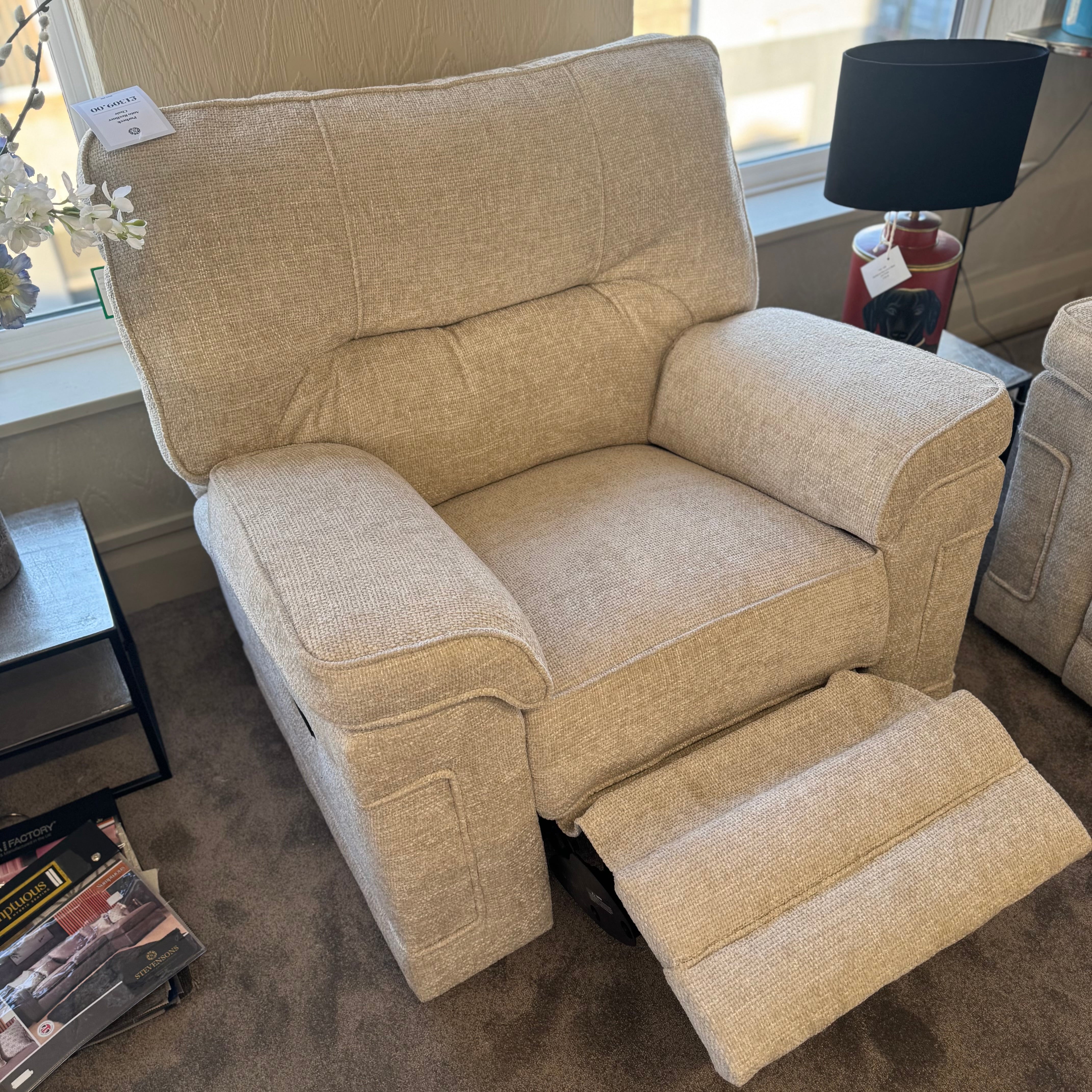 Purbeck Auto Recliner | Milla Cream