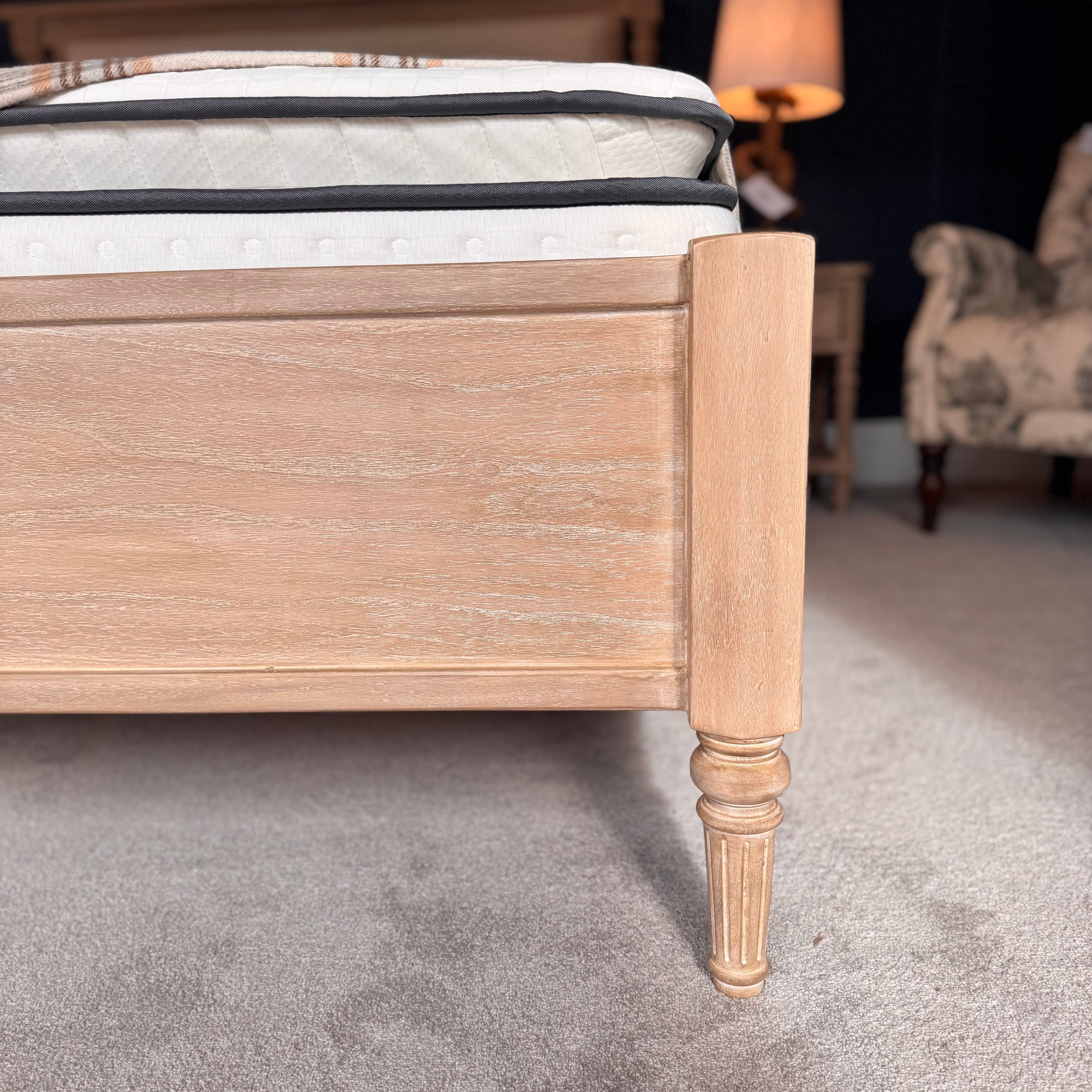 5ft Wynnie Bedstead | Fabric