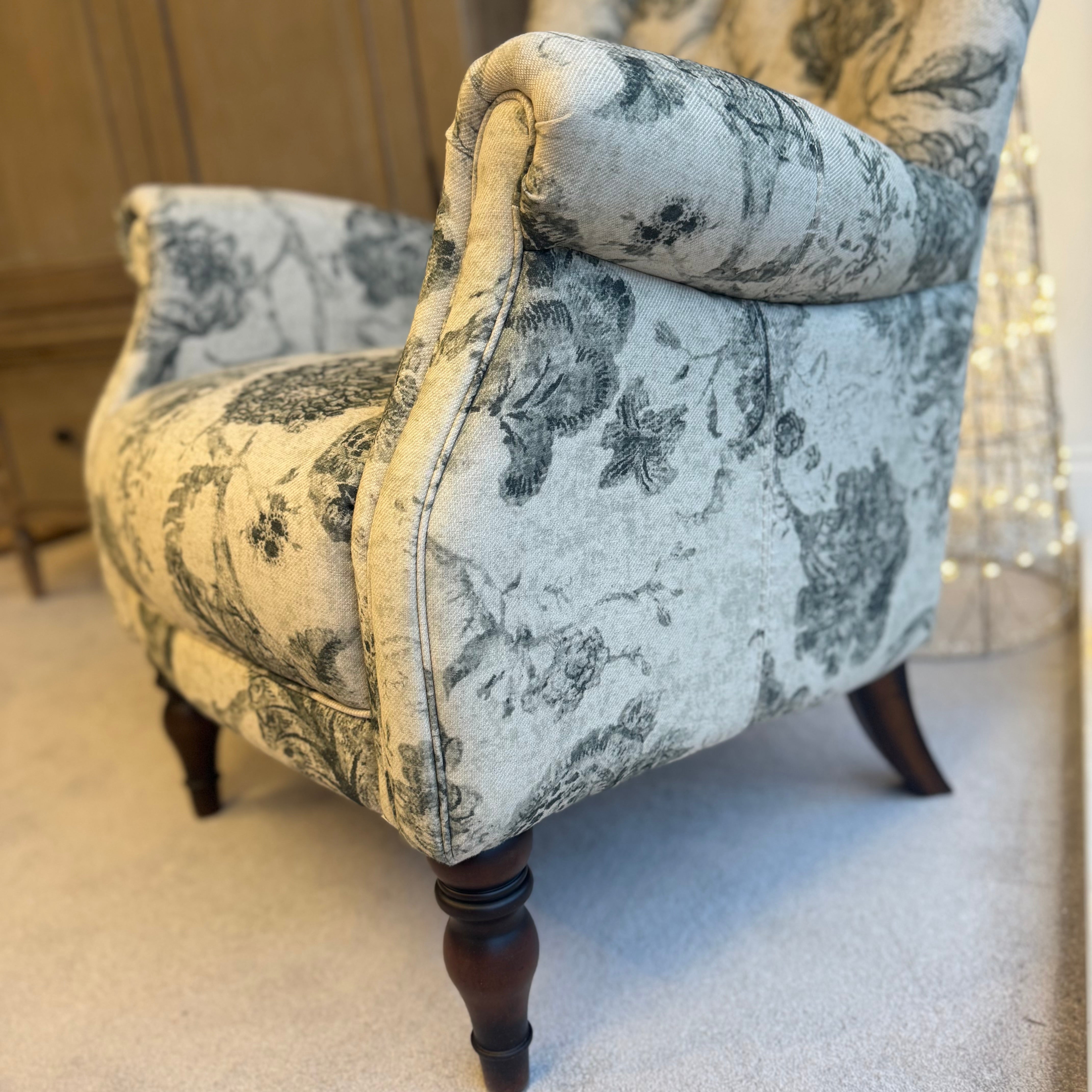 Darwin Floral Chair
