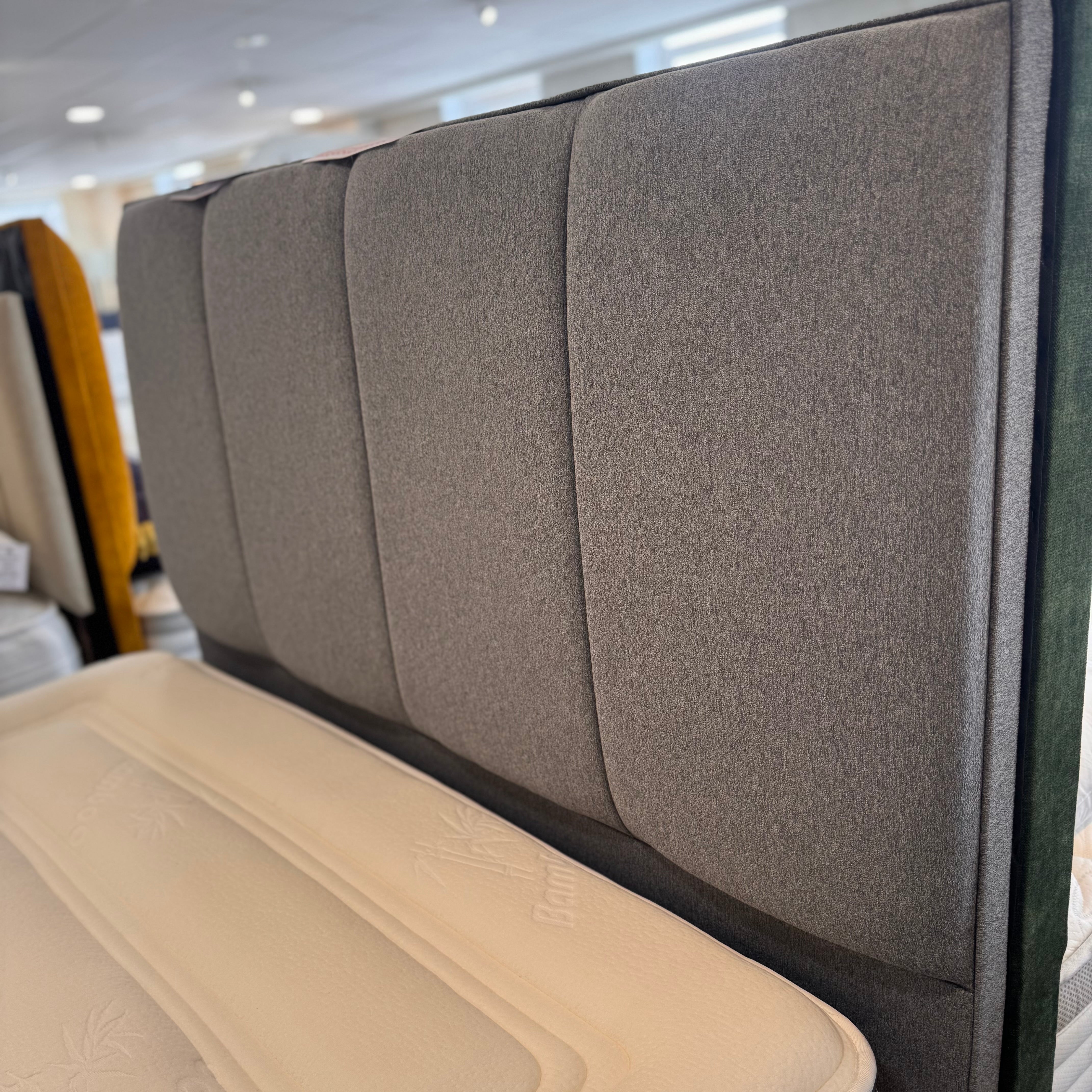 4'6" Headboard & 2 Drawer Base