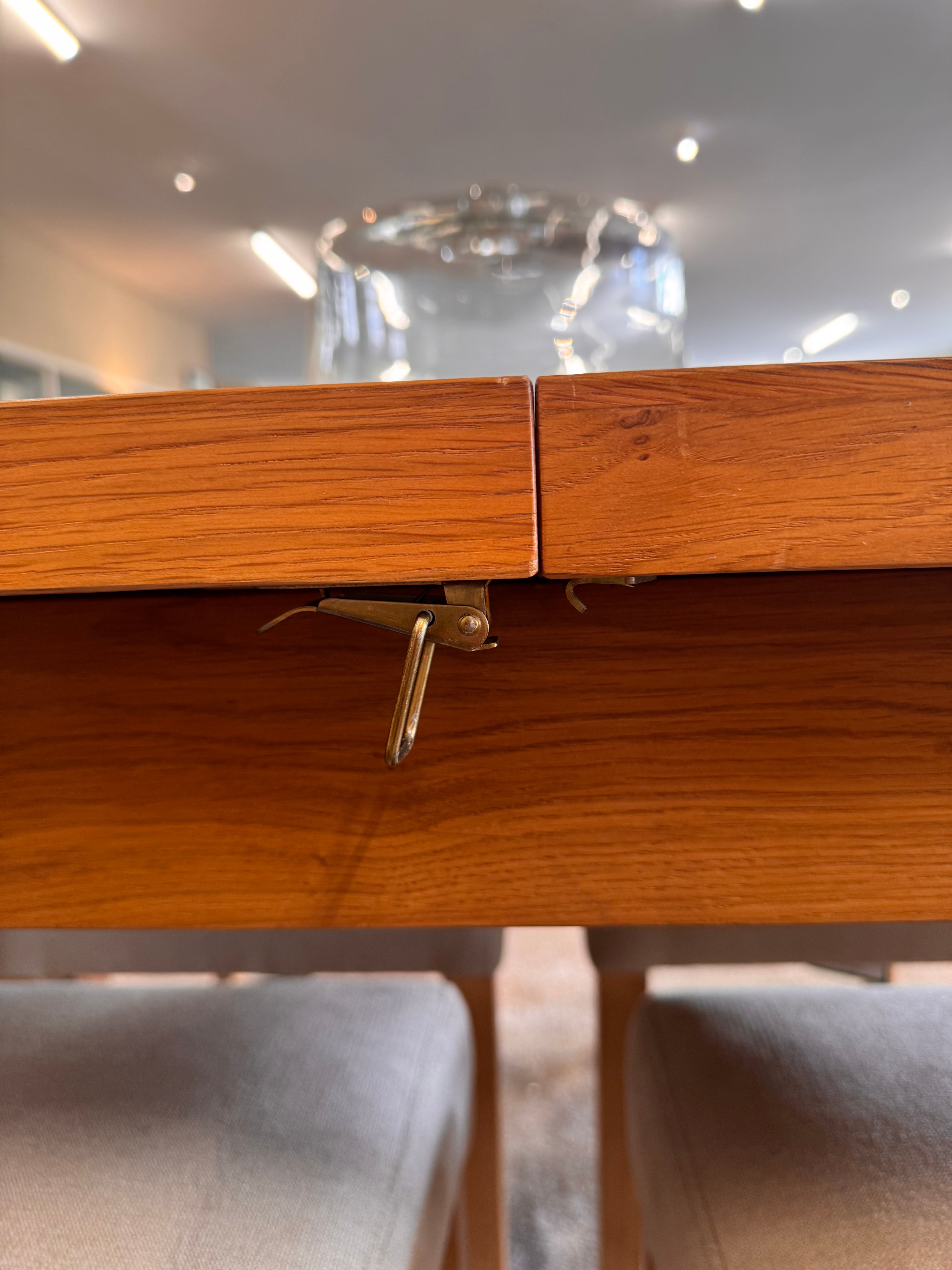 Double Extending Table