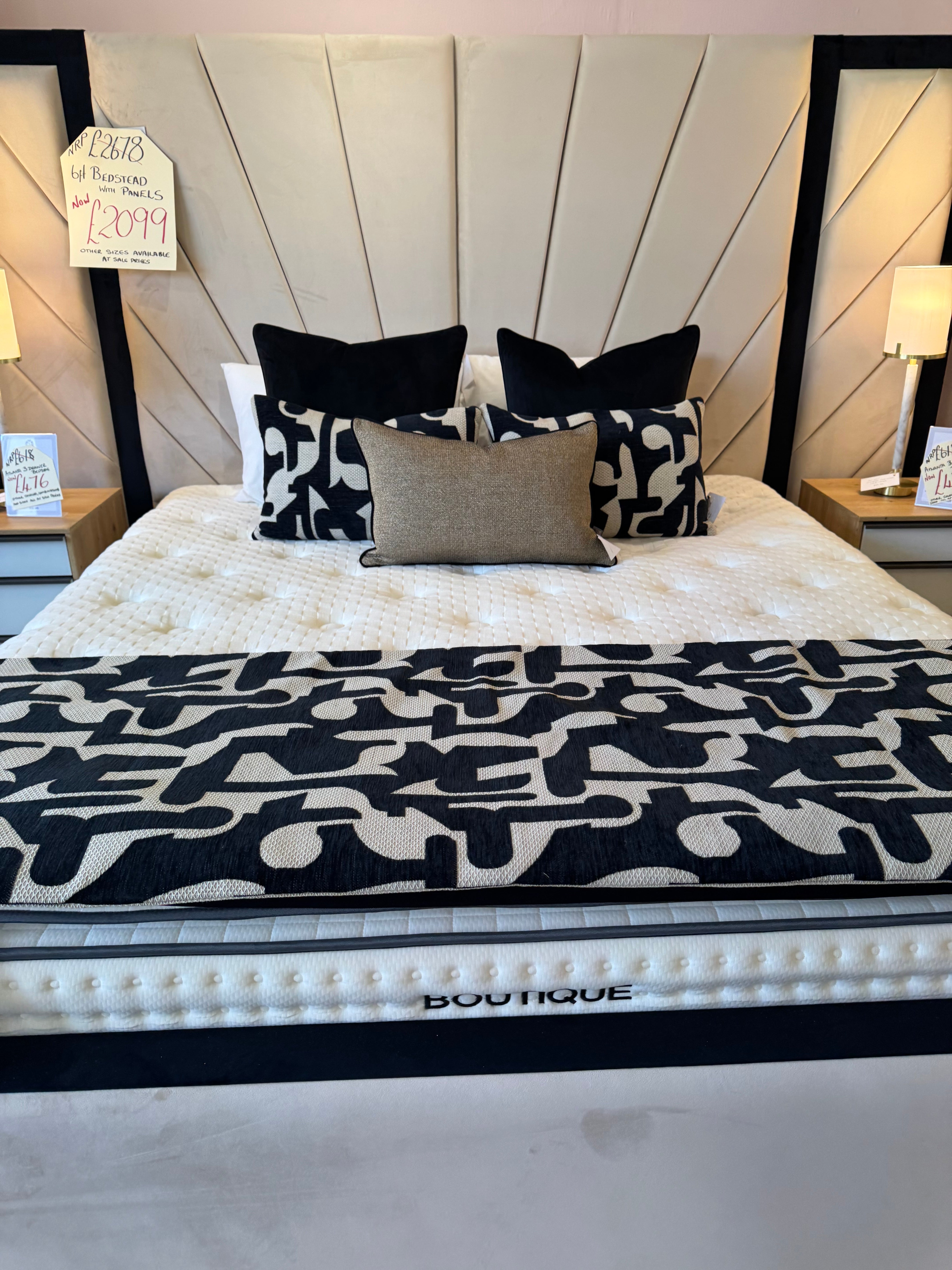 The Noir Curve Cushion 40 x 60