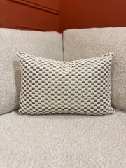 Monroe Bouclé Black/ Cream | 40 x 60