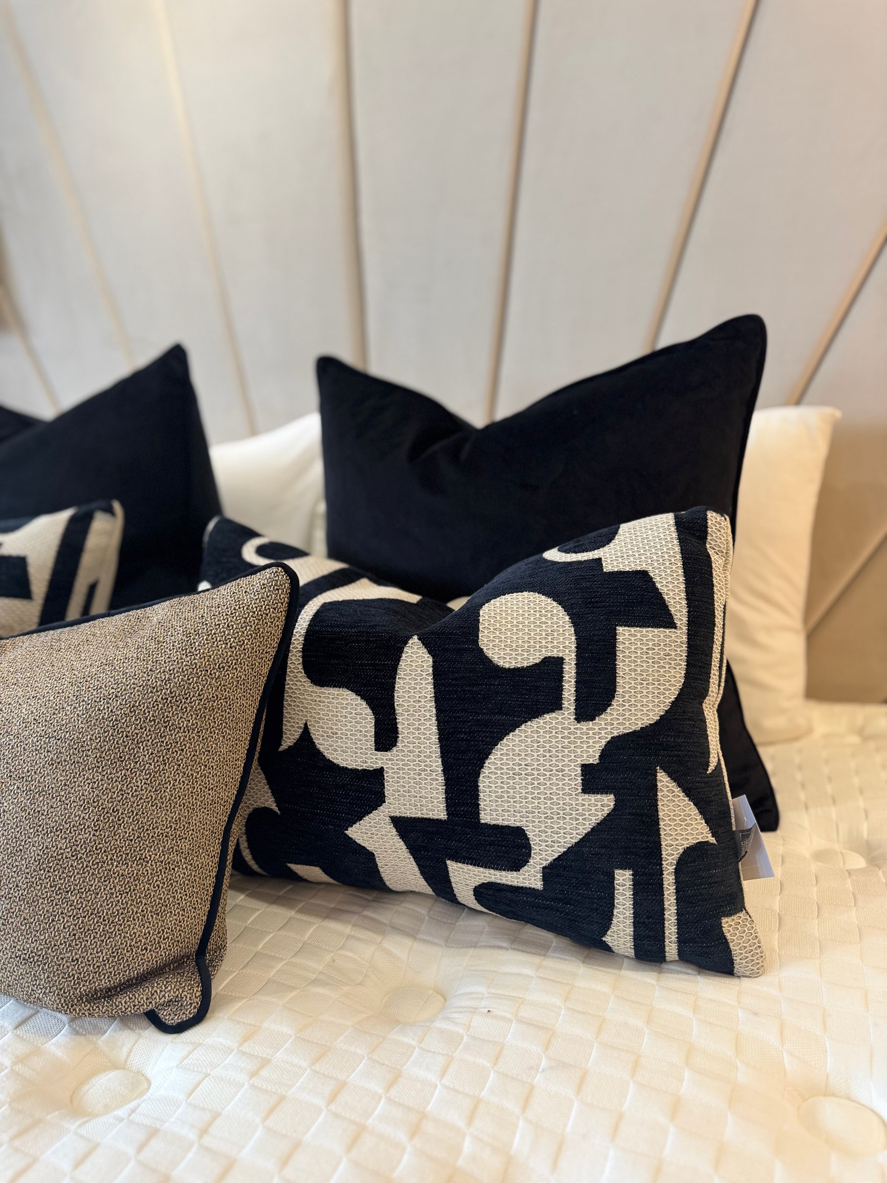 The Noir Curve Cushion 40 x 60