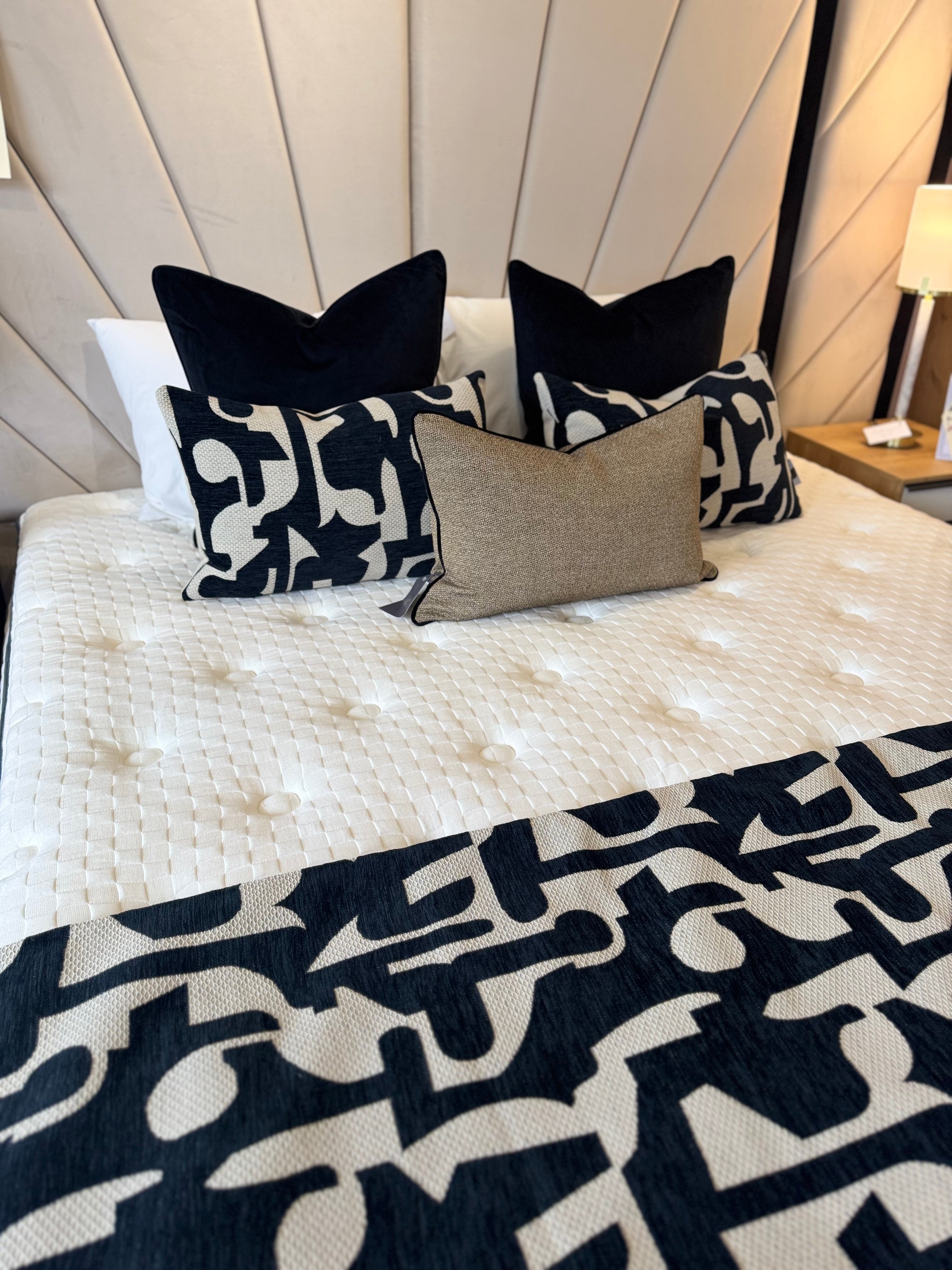 The Noir Curve Cushion 40 x 60