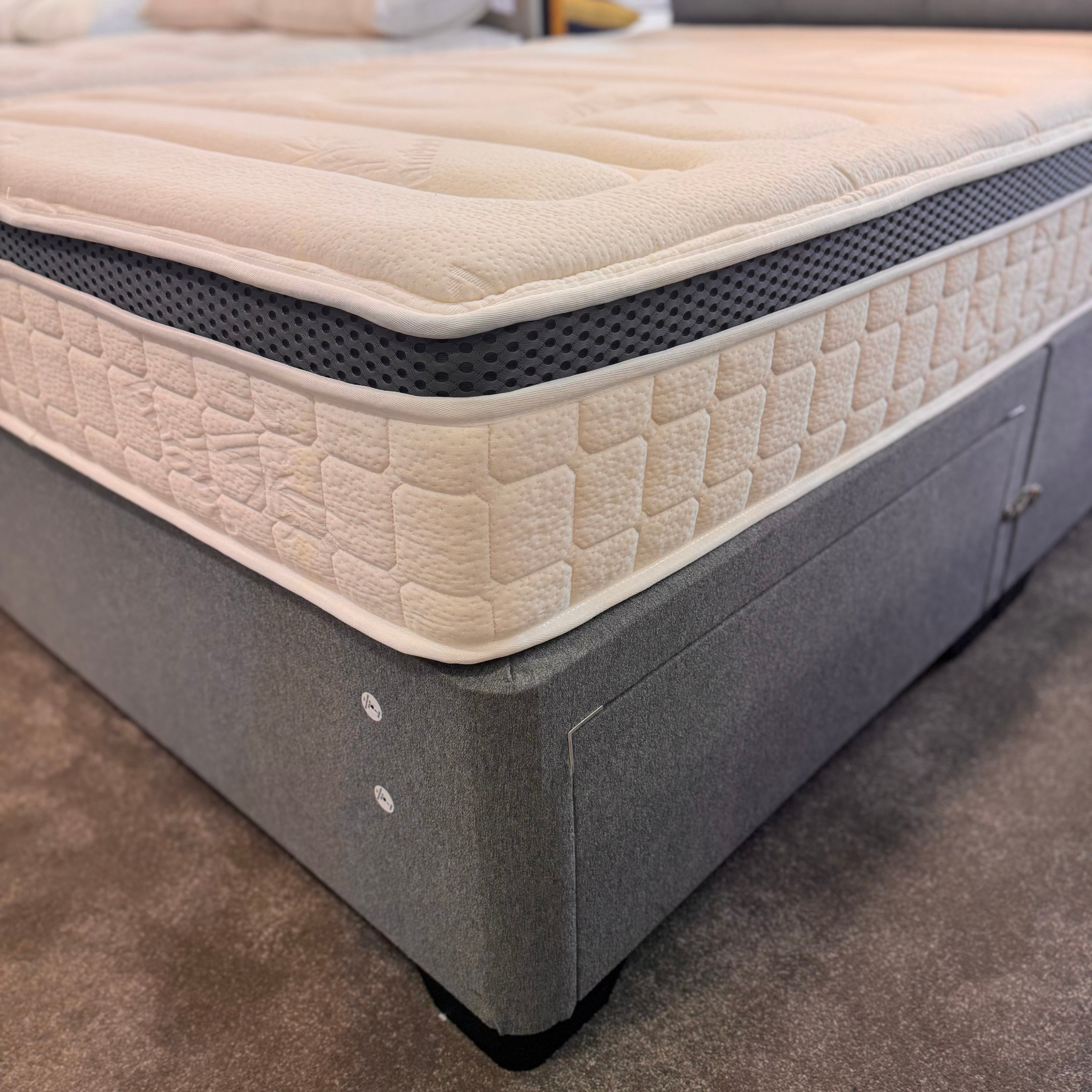 4'6" Headboard & 2 Drawer Base