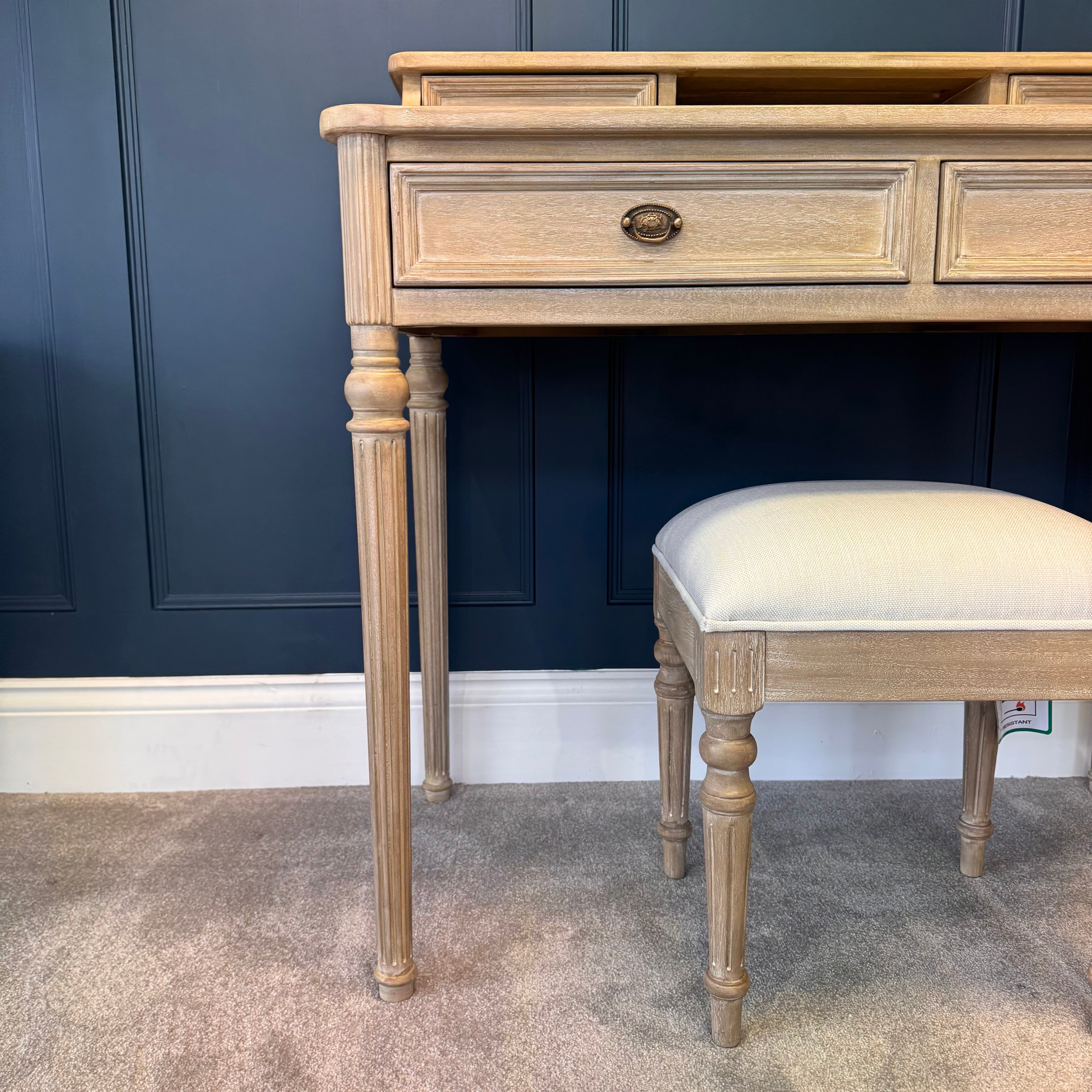 Wynnie | Dressing Table & Stool