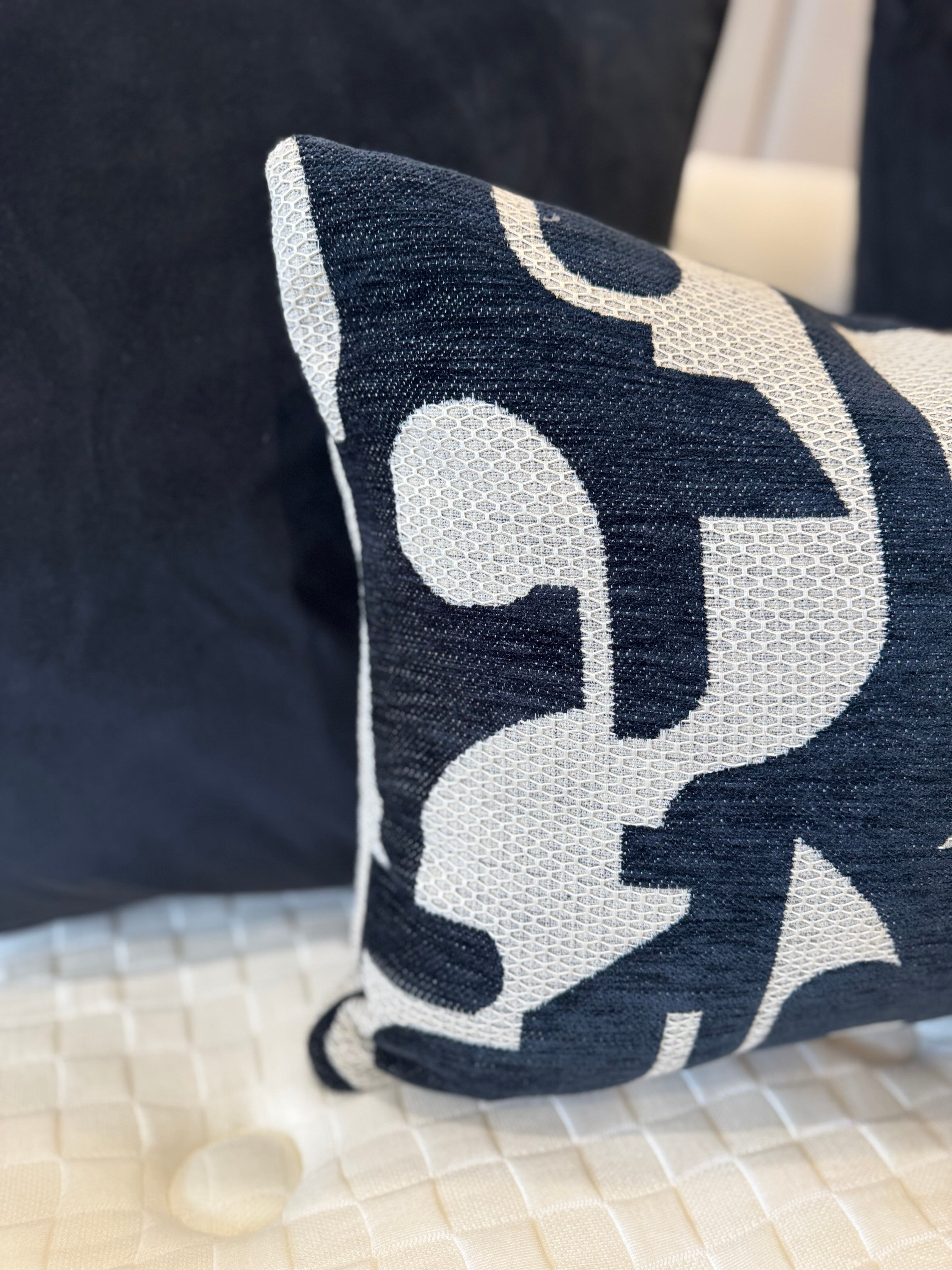 The Noir Curve Cushion 40 x 60