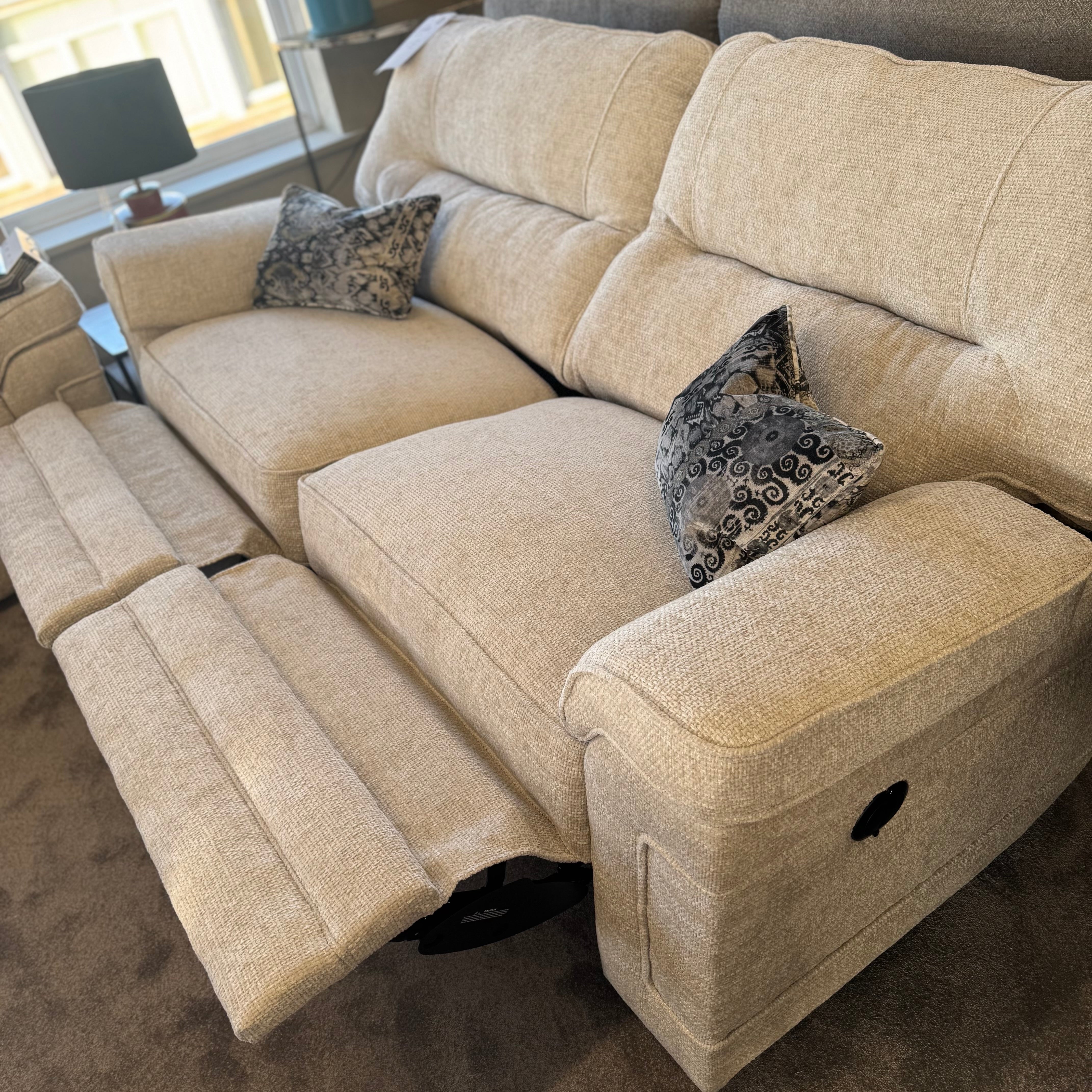 Purbeck 3 Seater Auto |  Milla Cream