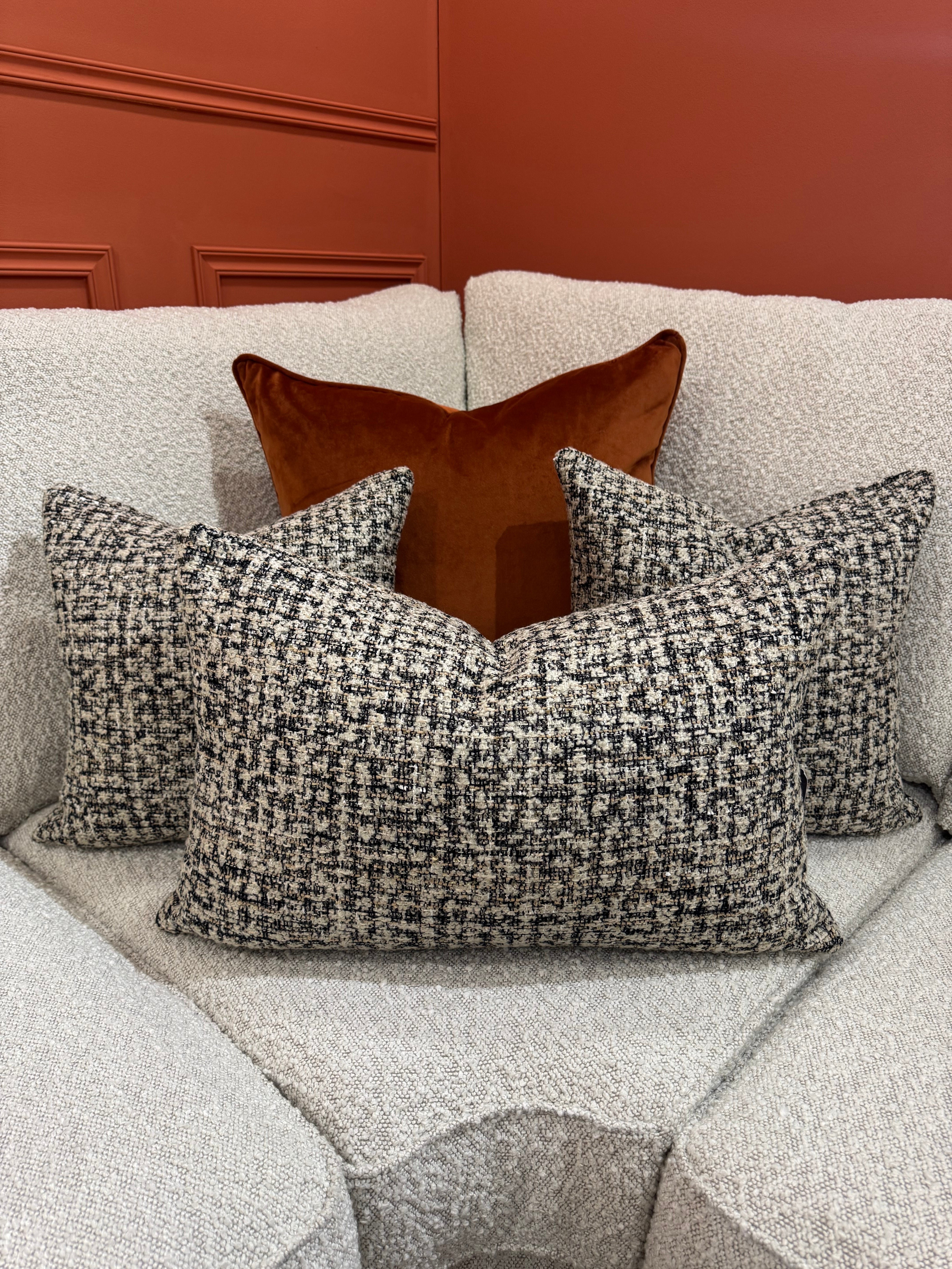 Kensington Tweed Natural/ Black |   43 x 43