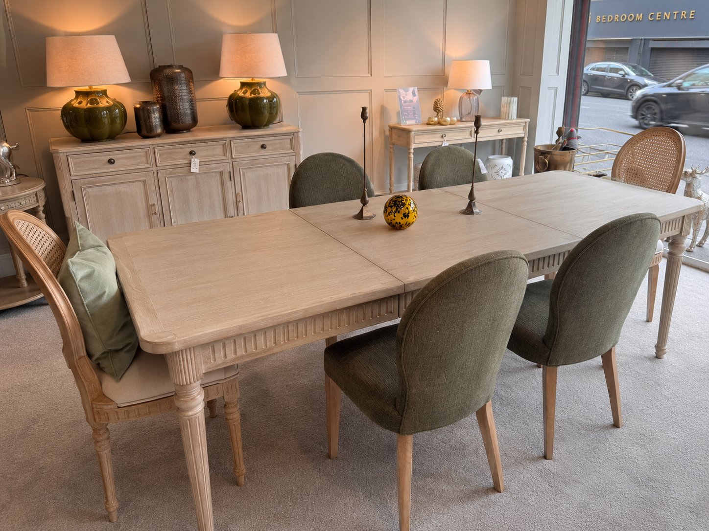 Wynnie | Dining Table