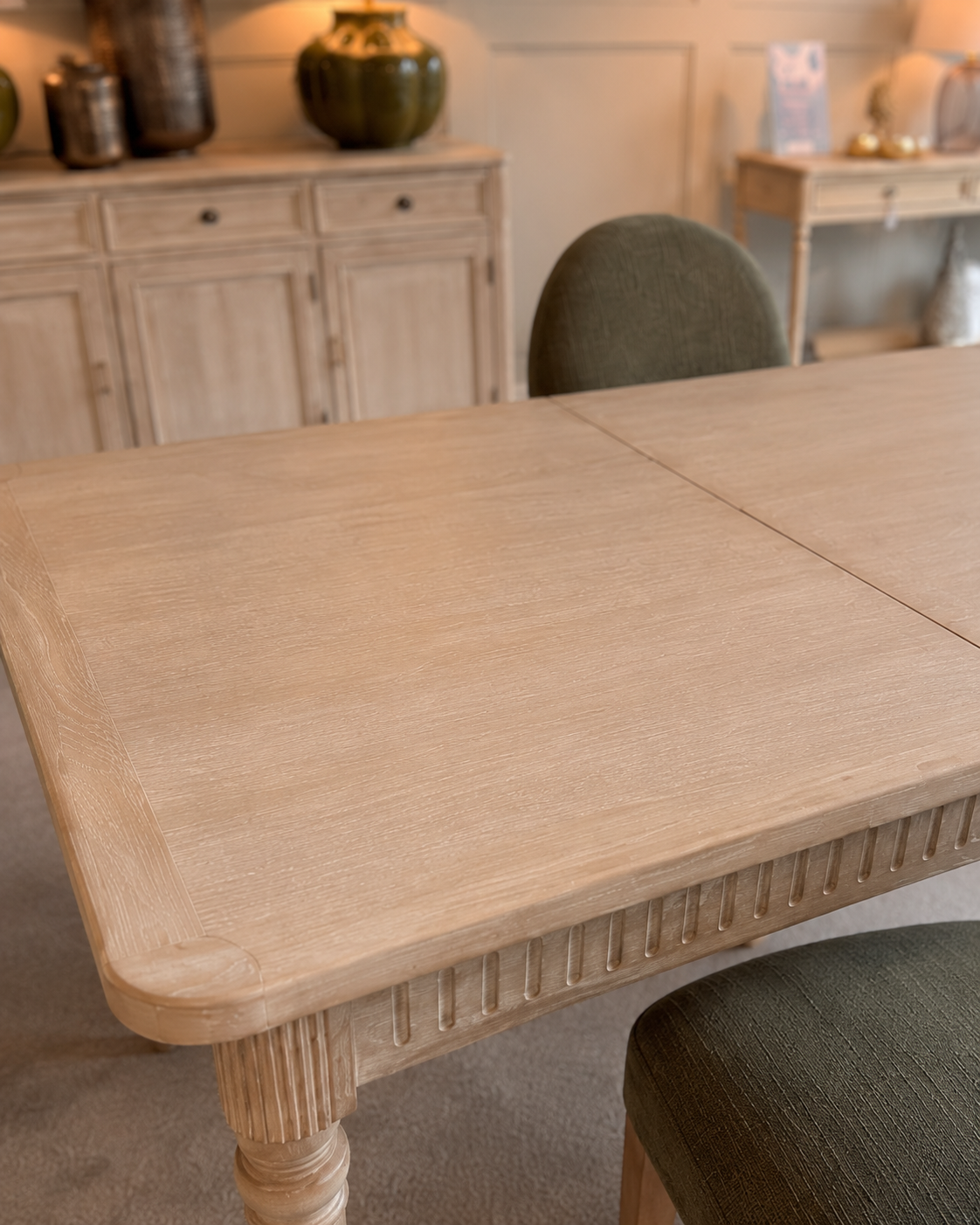 Wynnie | Dining Table