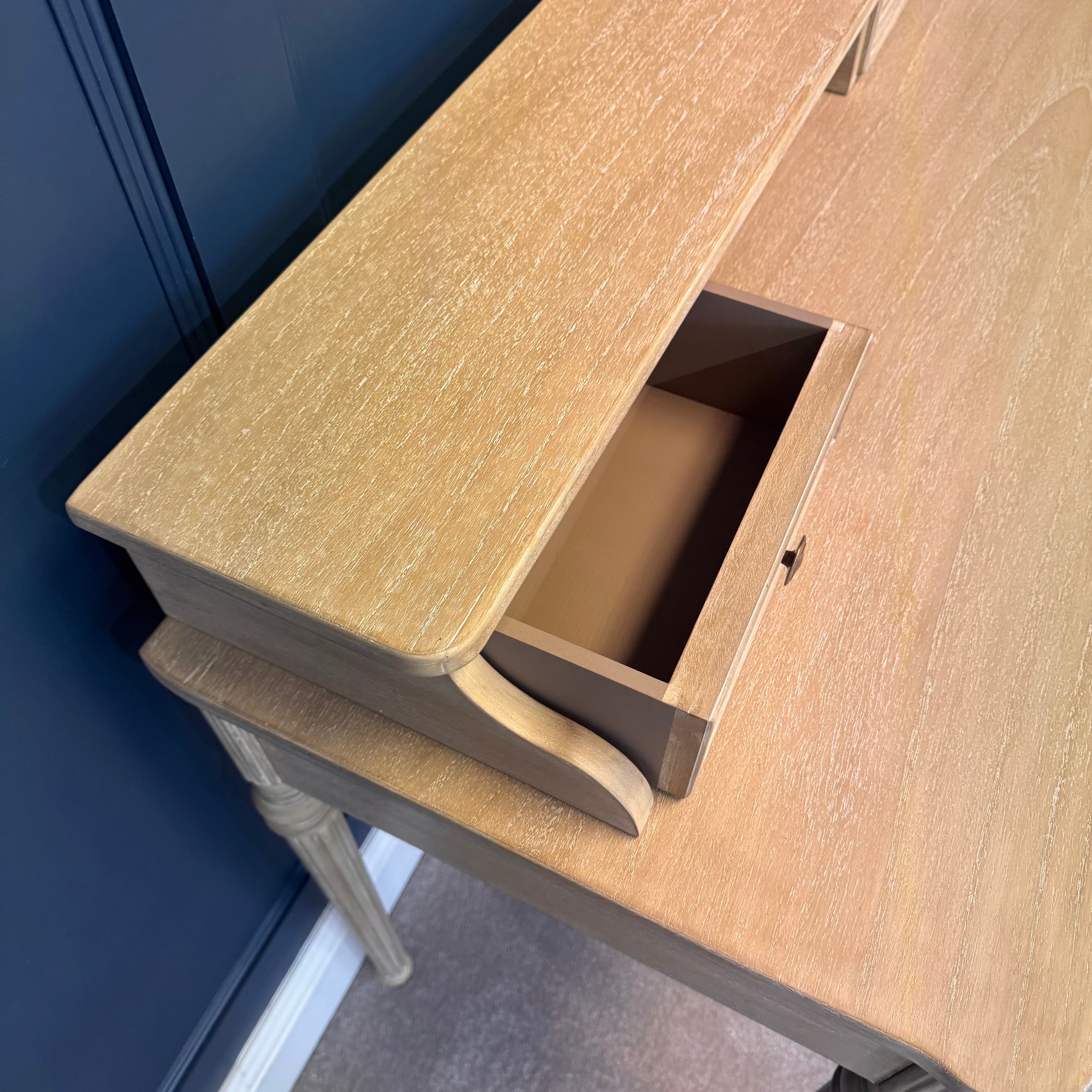 Wynnie | Dressing Table & Stool