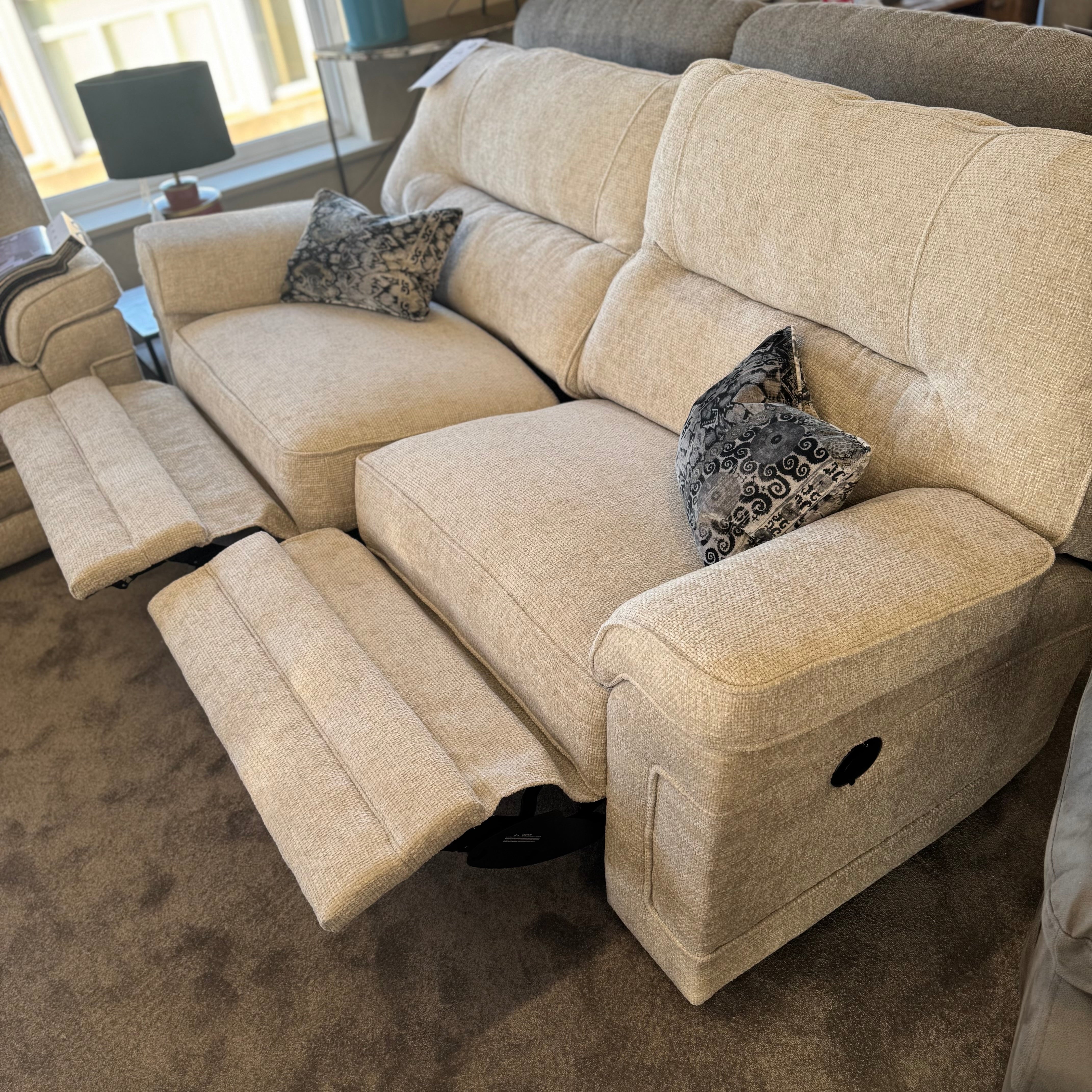 Purbeck 3 Seater Auto |  Milla Cream