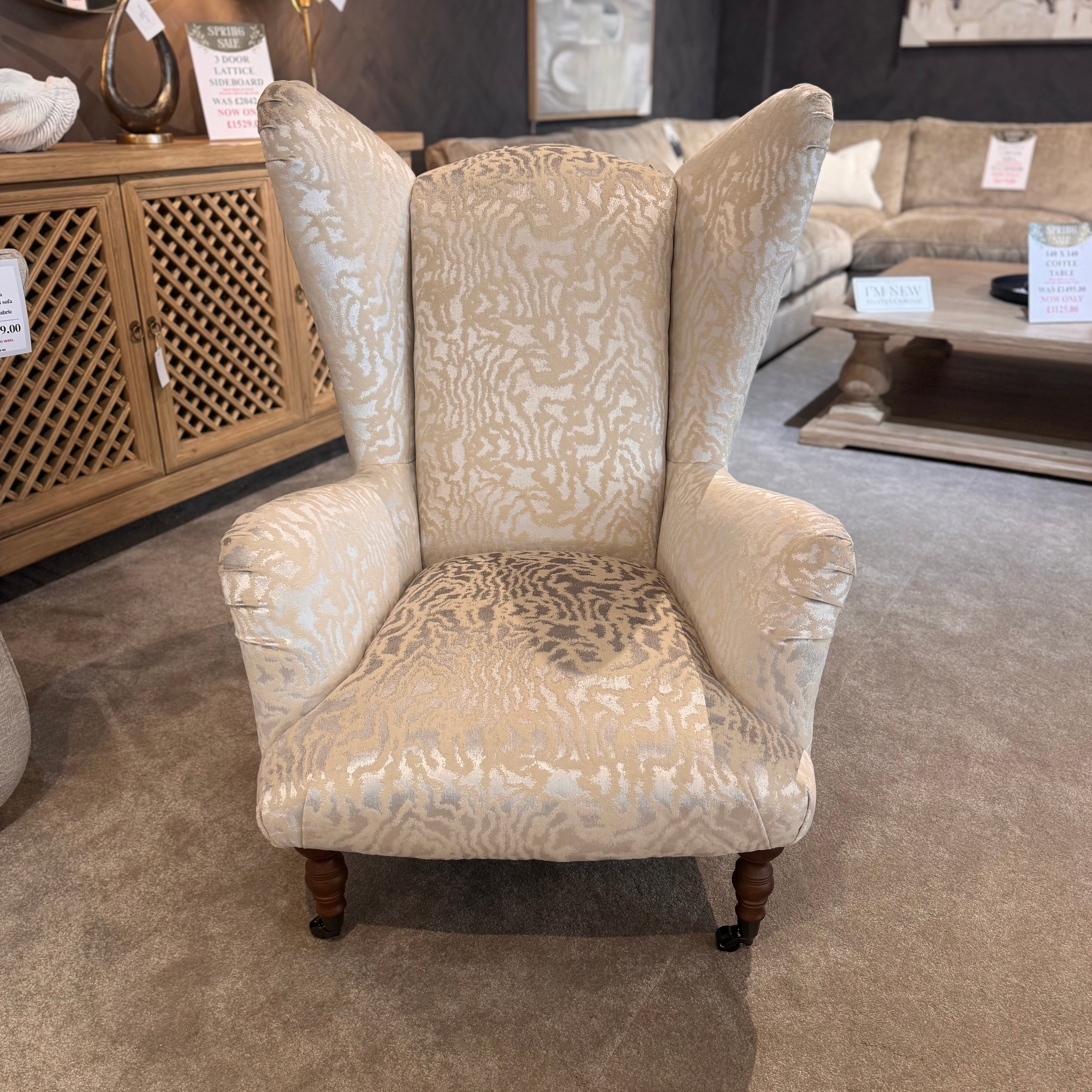 Pérez Armchair | Seduire Oyster